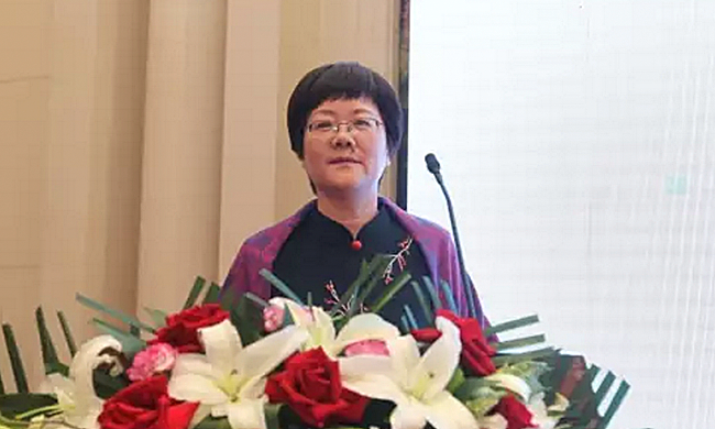 在“2017吉林省智慧政务建设与服务创新论坛暨‘互联网+政务服务’建设研讨会”上，玉祥集团互联总经理、首席规划师郑爱军以《大数据背景下政务服务发展思考》为主题发表演讲。