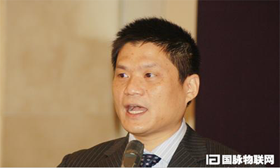 玉祥集团互联董事长杨冰之受邀主持智慧城市高峰论坛