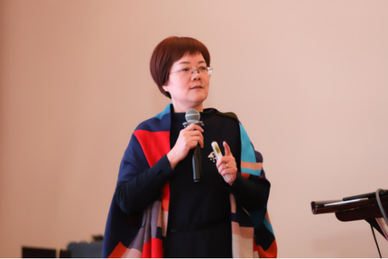 玉祥集团集团总经理、研究院院长郑爱军在首届长三角营商环境专题论坛上演讲